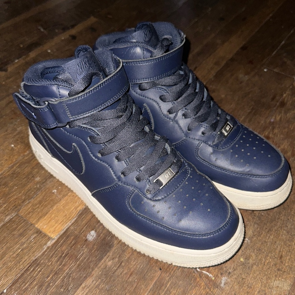 (AF1) Air Force one mid navy blue